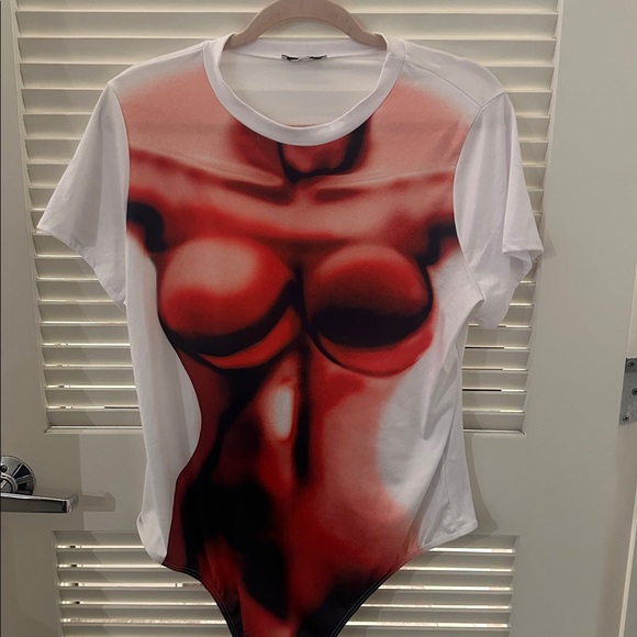 Abstract Red and White Women's Bodysuit Never Worn - Picture 2 of 3